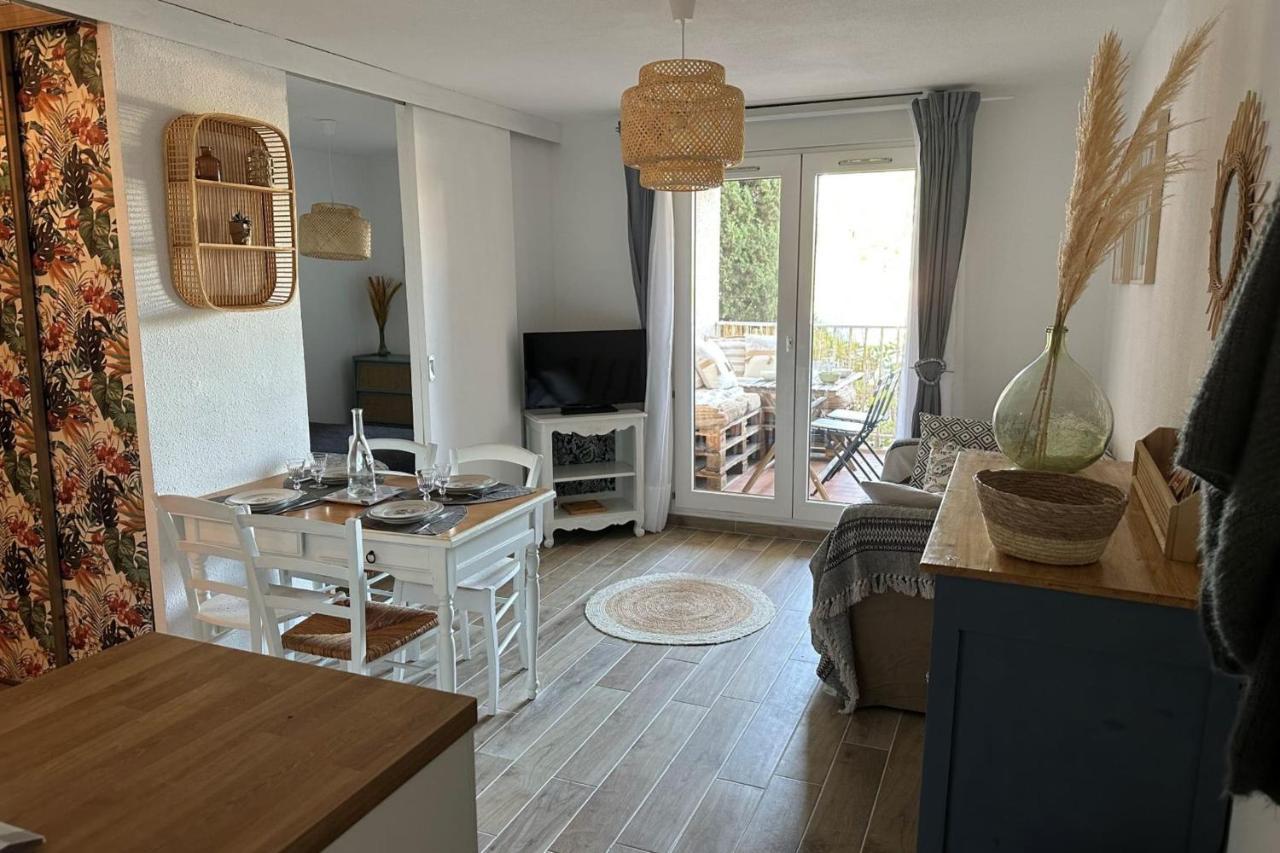 Very Cosy Apartment At 200 M From The Beaches La Londe-les-Maures Exteriör bild