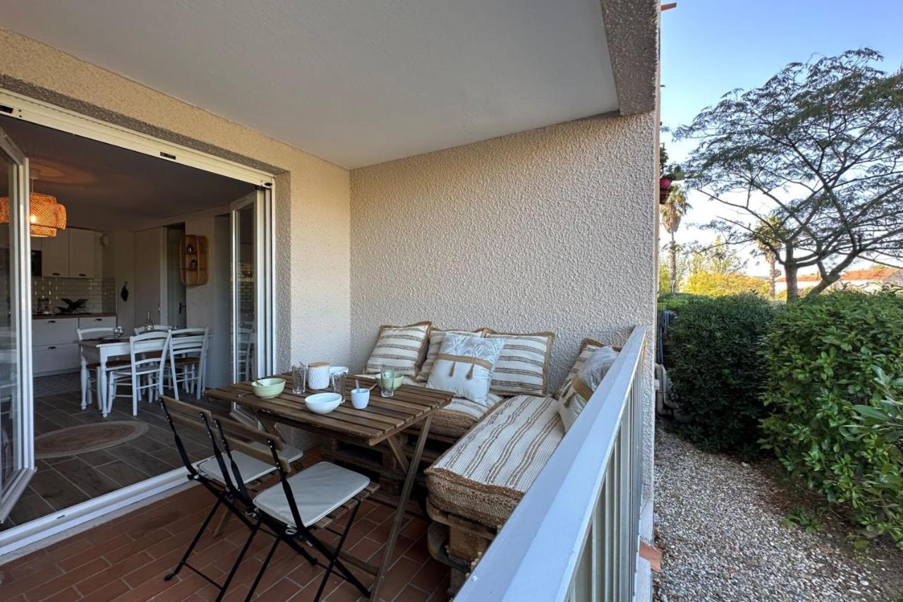 Very Cosy Apartment At 200 M From The Beaches La Londe-les-Maures Exteriör bild