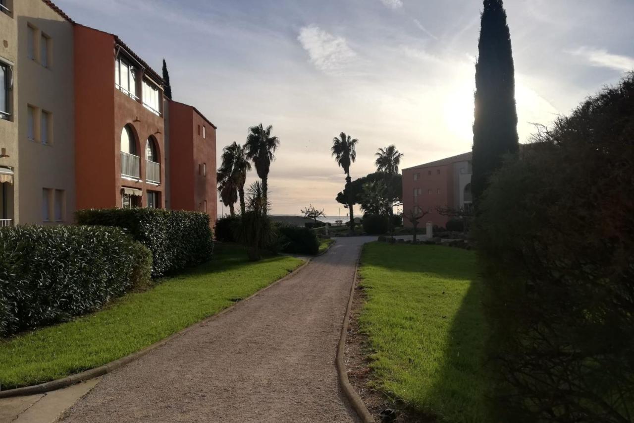 Very Cosy Apartment At 200 M From The Beaches La Londe-les-Maures Exteriör bild